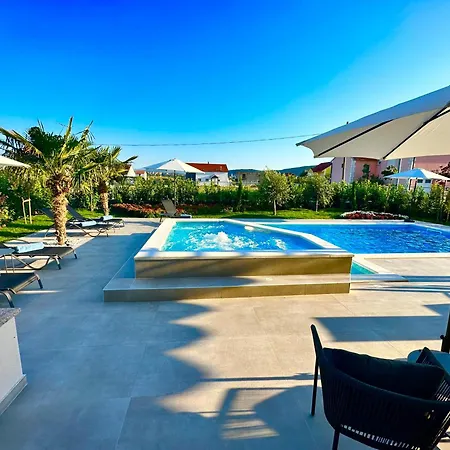 Sunset Poolfield Villa Sinj