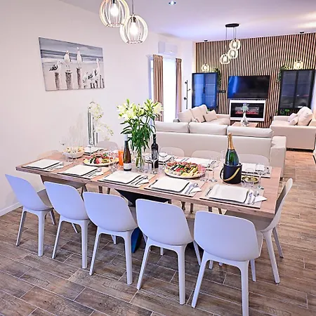 Sunset Poolfield Villa *
